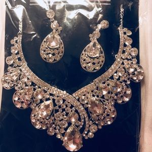 Wedding style bib necklace